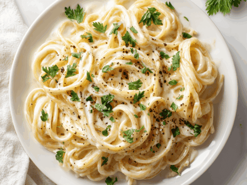 Creamy Garlic Alfredo Pasta with Butter & Parmesan — Easy Italian-Inspired Weeknight Dinner