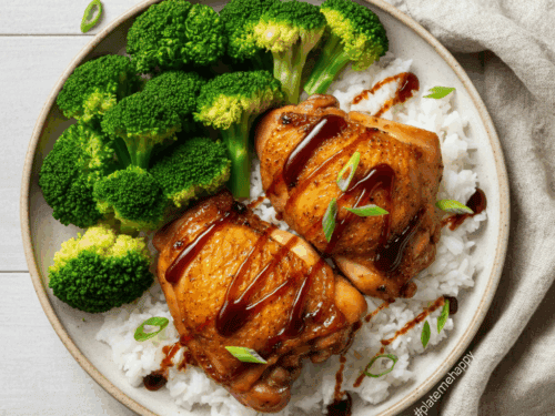 Juicy Honey Garlic Chicken Thighs – Sweet & Savory One-Pan Dinner with Rice & Broccoli